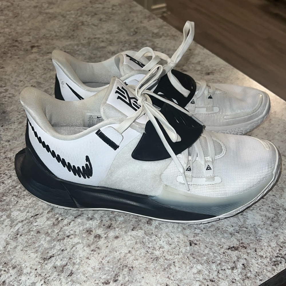 Nike kirye 3 low